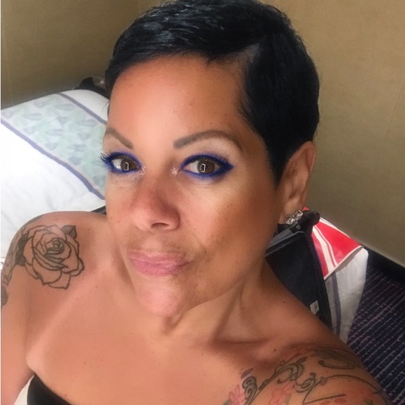 Meet your Posher, Elizabeth - Picture 1 of 1